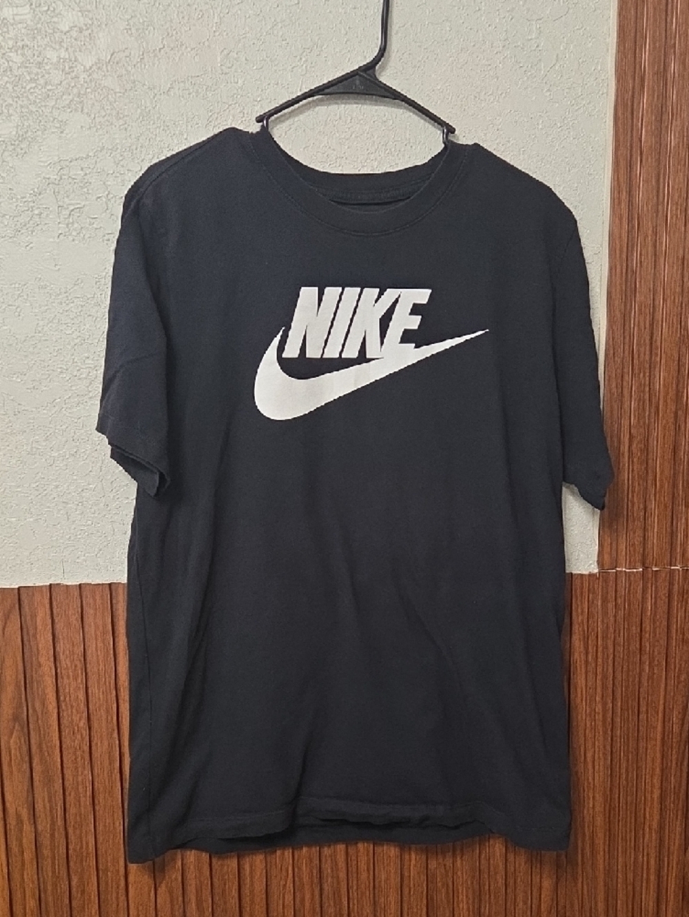 Nike Black Short Sleeve Tee with White Swoosh Logo Large Sz [1154]